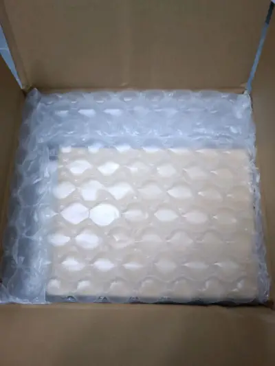 这一次买到了珍妮娃娃衣柜 虽然日本国内运费蛮贵 不过总的来说很划算～挖煤姬的包装一如既往地好 所有东西完好无损 超级放心！！