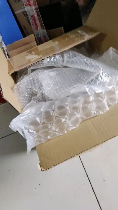 这趟国际物流走的挺快，12天就运到了，海关也没收关税，挺好的，包装的也很完美，内部用了很多泡泡纸填充，到手的东西也基本和描述的一致，总的来说挺不错的。