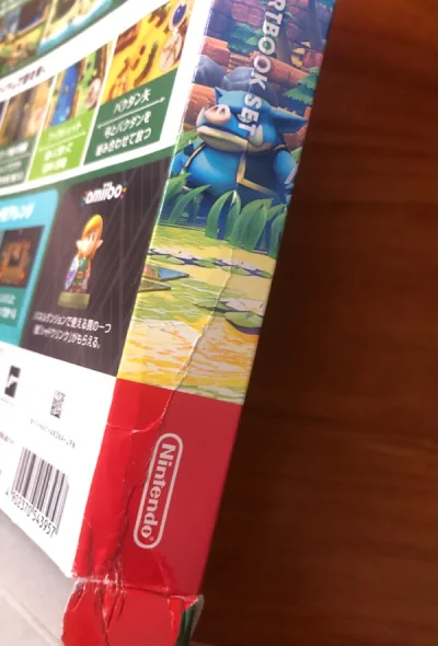 首先严重批评日本快递公司ヤマト運輸，购前已在煤炉再三确认品相，本来一个箱体完好的限定版游戏，却只用一层薄薄的毫无支撑的快递袋装着就运输了，结果是造成了包装外箱严重破损。
但是，与之形成鲜明对比的是，挖煤姬的运输和包装是十分用心的，在保持日本国内包裹原封不动的情况下，...