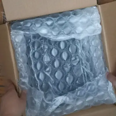 这次发货ems转小航空 因为很多是小卡所以合单后重量很轻 七天就到了 挖煤姬新的黑色logo包装好酷 一如既往地安全到达！