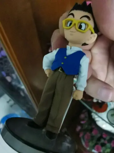 有小姐姐送的祝福语，用纸条写的，还有送的小礼品，每个包装都很细致，每个物品都干干净净，真的中国很多地方还需要学习，国内的好多脏兮兮，箱子也烂，我担心的物流，问题没有出现，箱子完好如初