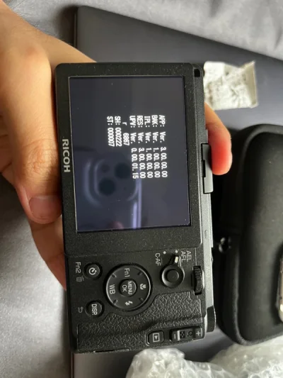 成色完美 无盒 功能没问题快门只有两百多 物流也很快 成色完美 无盒 功能没问题快门只有两百多 物流也很快卖家还送了个小包 捡大漏了属于是