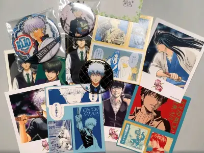 又是满满一箱谷子，期待已久的银魂jf2013贴纸和银桑的19生日吧唧终于拿到手了！还收到了樱花妹的小纸条，樱花妹画的小酒窝超可爱！