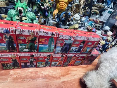 东西质量很好，盒况完美，8角尖尖，打包很给力。东西本身也很喜欢，很不错的一套东西，值得收藏。发货超快，只就是我不在，没能及时签收。赞，还会继续支持购买，很完美的一次购物体验