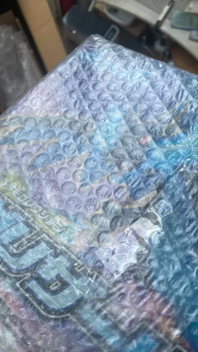 买过好几单 质量都不错 运输也很好就侥幸不买盒内的缓冲泡泡纸 结果收到时候人傻了 盒子外包装正正好好 但是堆压的时候内盒被压了 惨 大家不要侥幸啊…