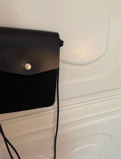 第一次挖煤 不是很清楚规则 先是EMS韩国按实价邮寄一件  报价过一千 被韩国退回 后发国内EMS 还好还好 终于顺利收货 真心感谢??