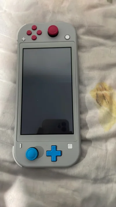 成色不错，价格一般般吧，主要带个剑盾卡带，如果被税的话就不合适了，物流也很快，挖煤姬包装一如既往地好。