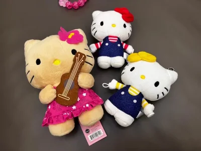 抱着尝试的心态进行了第一次海淘！
半个月不到就收到了心仪的kitty！这些娃娃都在日本流通，国内都不好买到，在这里淘宝超级开心啊❤️
收到货后包装的超级好 娃都新新美美的～竹蜻蜓物流也很快！性价比高！大大赞一个！