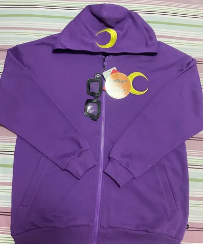 又再一次在挖煤姬下单代购周边上，运送速度很快，购买的物品拿到手中也没有收到路上任何的颠簸，很完整的收到了自己的心仪的东西