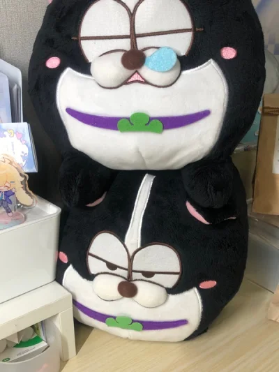 这次在骏河屋切到了好价狗球啊啊啊啊拿到手后表示真的好软好可爱！！！运费也是在可以接受的范围内！！到货时箱子?非常完整没有任何损失 除了狗球自身有点小瑕疵（毕竟是垃圾屋买的）之外 其他方面真的非常完美！以后会继续使用挖煤姬的～