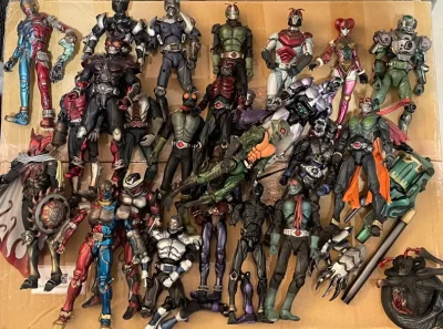 这次依然买了一堆手办，因为重量比较大所以这次依然是选择的海运，刚好一个月到海关，然后到手又花了5天。包装也是十分放心，里面泡沫纸填满了，很赞??????