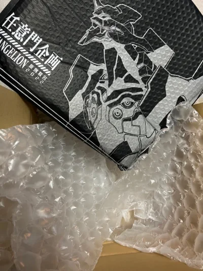 第一次海外直购，主要是早就看上的某galgame 开售了，煤炉上拼几家不同的特典
本人相信自己的幸运，直接尝试挖煤姬出手，直邮gz，果然没开箱，上午到关下午就极速通关（可能是看收货地址是大学）
包装还是蛮好的（可能是我买了内包装）