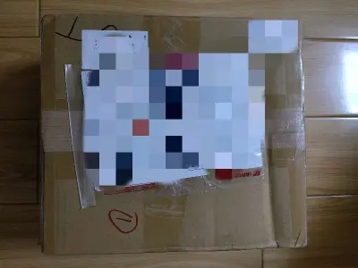 合了7单一起发回来了，有玻璃制品还是发的海运。现在海运时效很稳定，一个月能收到。外箱完好，里面也塞了好多泡泡纸。谷子状态也不错，总体很满意，会继续使用挖煤姬的。