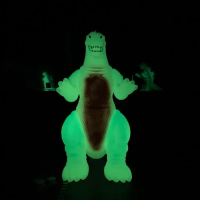 很不错的卖家，玩具是崭新的，很漂亮的一款哥斯拉，夜光下特别亮。包装也很好，发货速度也快。价格比较不错，还是很满意的。这是一次很好的购物体验，希望有机会能够继续合作购物。