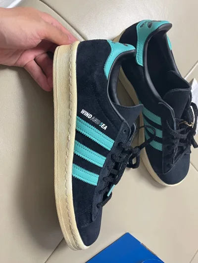 看图片挺简单的，买回来比图片好看多了，比实体店便宜，也是一个牌子的，喜欢的可以买，这个价位真的亲民，值得购买！很满意，更换时再来购买！搭配建议这个款式是自己喜欢的，搭配衣服裤子妥妥的，