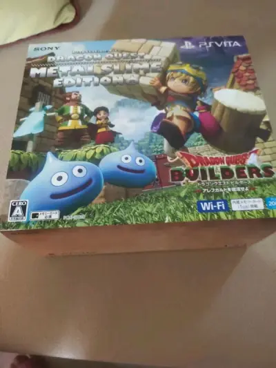 psvita-2000勇者斗恶龙创世小玩家限定，这款限定真的非常漂亮，主题都是定制的，雅虎日拍上淘的，成色非常完美，开心！