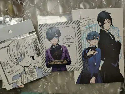 这次的谷都是在骏河屋上买的，舞台剧DVD特典不知道是本来就有伤还是运输伤，有一个折角和压痕，拍不太清楚，但肉眼看还挺明显，本来就想赌一把买到无伤，结果还是失望了，难过