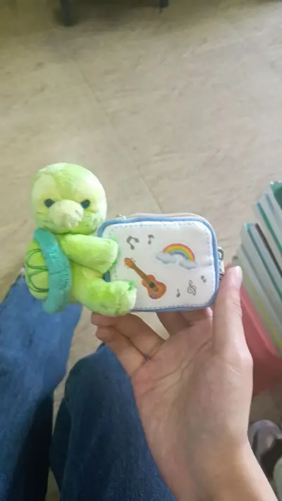 第一次使用挖煤姬海淘迪士尼相关的周边，购买方式很简单，和国内其他APP相差不大，可以免费合单六个商品，打开以后包装的也非常好，即使远渡重洋，宝贝们依旧没有任何损伤，还会继续支持挖煤姬。