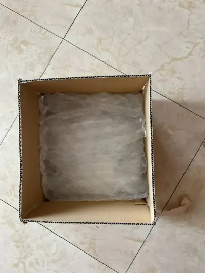 收到货第一时间拆外包装然后内部加了泡泡纸包裹
的很厚箱子内部也有完美的泡泡纸填充质量非常
好!完全超出我的期望值!总的来说这次是很满意
的购物体验!感谢竹蜻蜓的配送真的省心安心放心
下次还要竹蜻蜓!