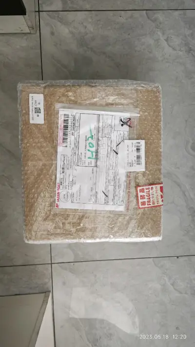 经过了漫长的等待，四台robot魂的00系列机体收到了，模型的素质还是很不错的，特别是自带发光的爆发00q，太棒了。