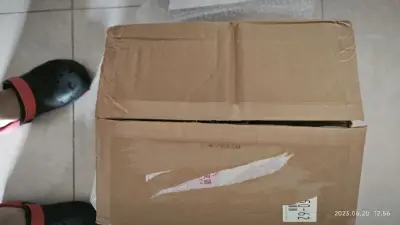 三台限定的hg到了，都是绝版货，还是海外的模型价格香，可惜的就是中通的国内快递真的说不出的拉胯啊，还好有外包装加固了。