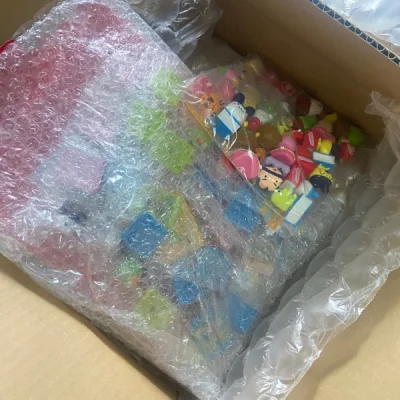 平安无税到手了！买到了许多可爱的摆饰，非常感谢，现在ep的物流也很快，从日本发出一周的物流时间就到手了，合单也变快啦，合单之后重量也会变轻一些。每次开箱的时候都非常安心，因为挖煤姬仓库打包都非常坚实和牢固，完全不担心会有损坏的情况！