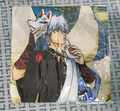 第九单来啦，打包方面还是选择了内加固，比较有保障，内部填充的非常好，这次刚好过税线，被税了。箱子八角尖尖，日拍捡漏到了超级美丽的九尾狐挂布，总之是一次非常愉快的购物～