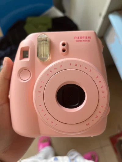 这次买了两台拍立得 超好的价格，算下来一台不到200块。而且一台里面还有绝版相纸 米奇的太好看啦呜呜呜呜 谢谢挖煤姬！！