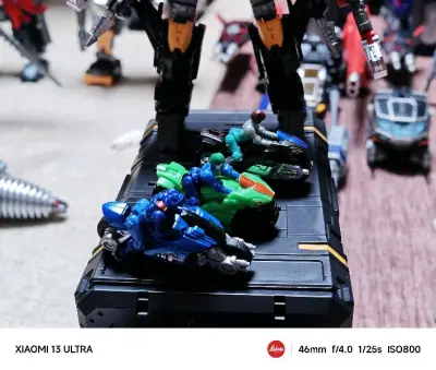 终于买到了全新的45 黑牛29除了盒子有压痕其他完美 跟新的一样 戴亚克隆 女性队员也得到了充实 期待新的惊喜