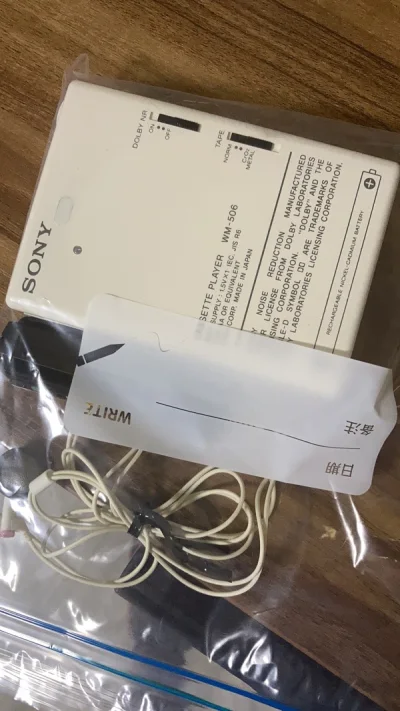 很漂亮，包装也很好。反正超出预期。
路程9天，还能接受。
如果手续费再优惠点就更棒了！
已经推荐给朋友使用了。