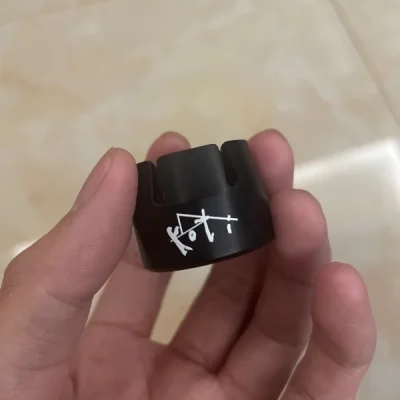 第一次海淘不敢买太贵重的东西就先试试水，22年年底购买物流速度没有想象的那么快前前后后小半个月才到手。国内很难买到的联名款，koti的标是真的帅，配合KI-no灯罩灯衣效果真的觉了。