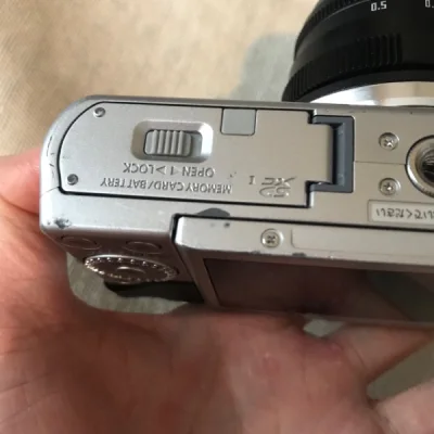 如題順利收到物品，都能用，成色还行，就是有个镜头霉絲有点多，但是卖家的价格也还可以接受，是实用品。会繼續淘好的物品