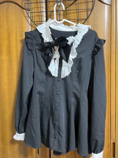 这次还是EMS，因为买的衣服太多了所以选择先发回来一部分，然而没想到的是这次EMS真的超级快，从发货到收货只用了五天就完美到手，东西也都用泡泡纸包的很严实，下次还会选择挖煤姬的 