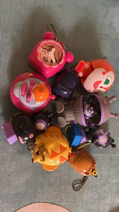 买了一箱又一箱的包裹，挖煤姬从没让我失望过。每次都是海运，因为买的玩具太多太重啦！一个月左右肯定能到！我爱挖煤姬！么么哒