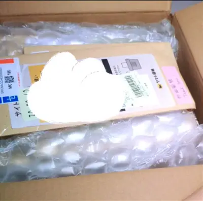 第一次自助切卡非常顺利！！我爱ems真的超快，海关效率也很高，无税到手，从合单到收到才一个多星期。收到箱子包装很好，里面塞了泡泡纸，卡都完好无损，切到了很多梦情，也没有遇到瞒瑕等意外，甚至还收到樱花妹的小纸条还有两个塞了赠品贴纸超可爱，购物体验太好导致我立马开始第二...