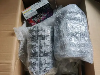 在挖煤姬上购买的，经过一个多月，终于到了我的手上，不得不得现在邮政代报关的速度是真的慢，说7个工作日就是7个工作日，一点也不少，还是海关快，交完钱一天就放行了，不过还好买的东西完好的到了我手上。虽然被税了100多。