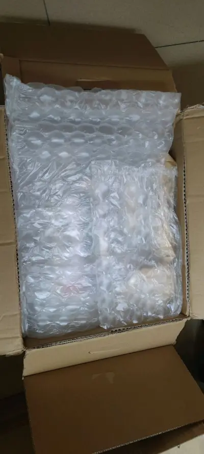 又是一单海运，7kg的单子顺利通过海关。也不用申报什么的。听说最近广州比较严格，还是很幸运的直接放行了。希望接下去的那单也能如此顺利吧。商品都很好，没有缺失