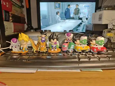 买的龙珠的q版场景扭蛋第一弹，东西是未拆全新，价格比国内便宜不少，也没什么问题，最近竹蜻蜓也是便宜好用，相当满意了。