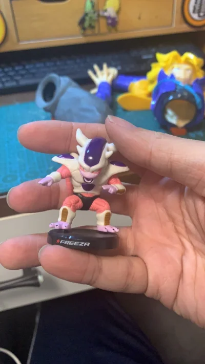 小伙伴们大家好??? 
今天来分享 ???龙珠mini大头系列超赛战损悟空?
超级赛亚人的战损孙悟空真的是出现的各种系列各种姿势? 人气不是一般的高 谁让这是悟空第一次变成超赛呢?mini大头系列人小头大 但是比例看起来又很舒服?头发的沙黄色也很666?小表情可爱的...