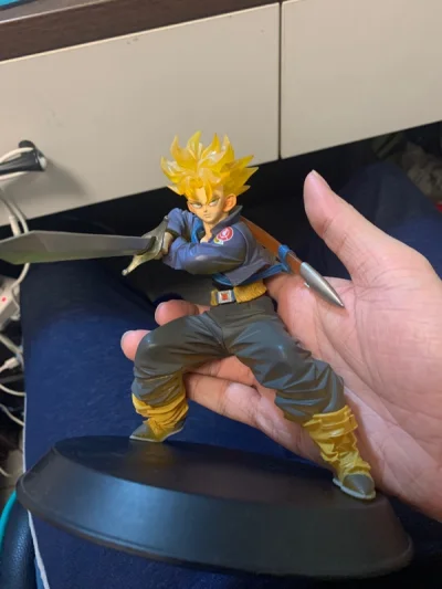 小伙伴们大家好??? 
今天来分享 ???龙珠场景大蛋系列 常态特南克斯喝汽水?
龙珠场景的一个经典还原 特南克斯在等待悟空回来的时候 用胶囊放出冰箱 喝汽水的场景? 这还原就真是100%?大蛋做工还贼棒 上色非常到位?大特脸部表情很精细?冰箱内部细节可见 很多没开...