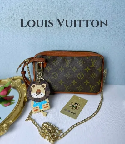 三只包包美得各有特色！除了有只蔻驰有没有说明的瑕疵，另外两只都很好~~还有一只是全新保存品，全马毛特别好看！