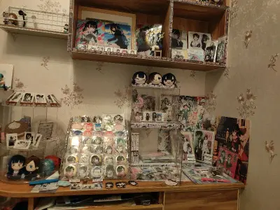 买了一些漫画的周边 国内没看到有卖的 发的ep只用了十几天就到国内了快递选的内加固 到货后没有碰到破损 非常好 购物体验非常棒 相信很快就会再次下单了