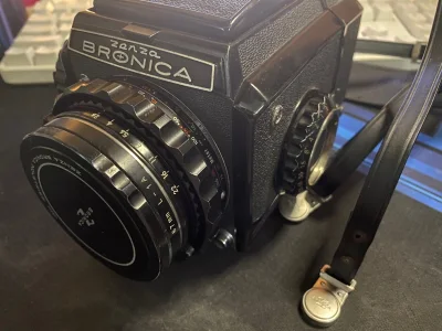 这次不幸被税了，感觉应该是过总值1k导致的，总的来说还可以，半个月就到手了，机器没有翻车，已经送去保养了，取景器很好，没有瑕疵，又是一次OK的海淘。