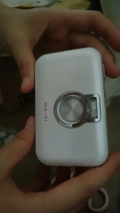 这次机子的成色很新 ！
因为是海运 时间有点长 所以就忘记了 
大概一个月的时间 突然就给我发短信说快递到了 没有被税非常的幸运