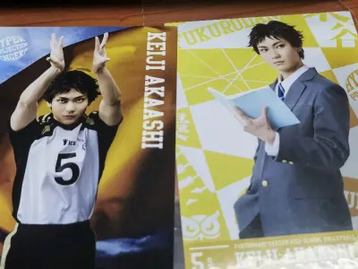 一直以来想收俊吾宝宝的舞台剧照，这次正好收到了！而且大家都非常非常好看！俊吾的这两张照片也是我的梦情！！！！感觉他和我之间的距离一下子缩短了很多，我真的很喜欢很喜欢他。照片包装也是新新的，都很好！