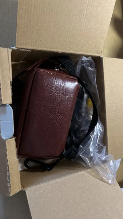 相机状态完好  还有额外的相机包  充电器  数据线  sd卡 电池 配备完全  物超所值  可以正常使用  无瑕疵