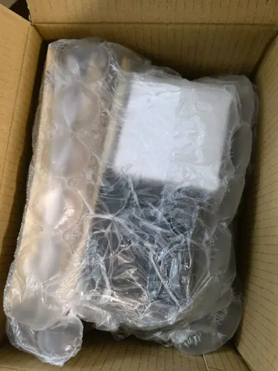 已经35箱了！真心买买买停不下来！这次买了整个吧唧和挂件，包装很好泡泡纸裹了一整圈，老番谷子真心好看！