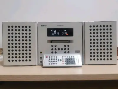 天龙组合音响，小音箱大音质，MD可读可录，音质正，CD读碟快，收音清晰，喜欢晚上听着收音机，吹着微风，一个妙。