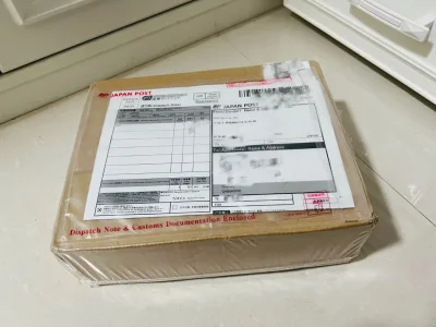 走的ep小航空，因为看总价没有超过限额 又比较轻…但是！真的不是没超限额就不会被税！我真的哭死，500g的东西邮费60+又被税了80……以后如果再下单，宁愿走贵一点的ems也不会再冒险走ep了 55555 好在东西完好无损，也算是好的结果了