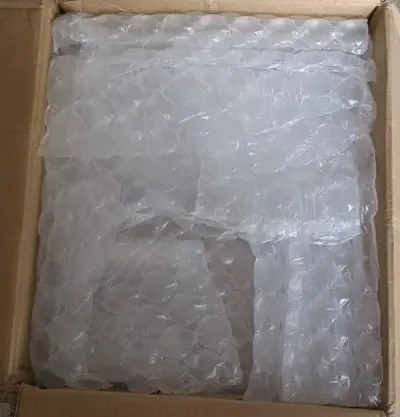 从发货到收货用了33天（海运并且走的天津港QAQ），但是收到之后开箱的时候发现包裹的非常奈斯！
蹲到了一个巨好价火速下手，还是机器人秒切哈哈哈哈，抢到好价的快乐谁懂啊！大概十来张cd还是全新未拆的并且樱花妹还送了小礼物，快乐！
我爱挖煤姬的秒切！